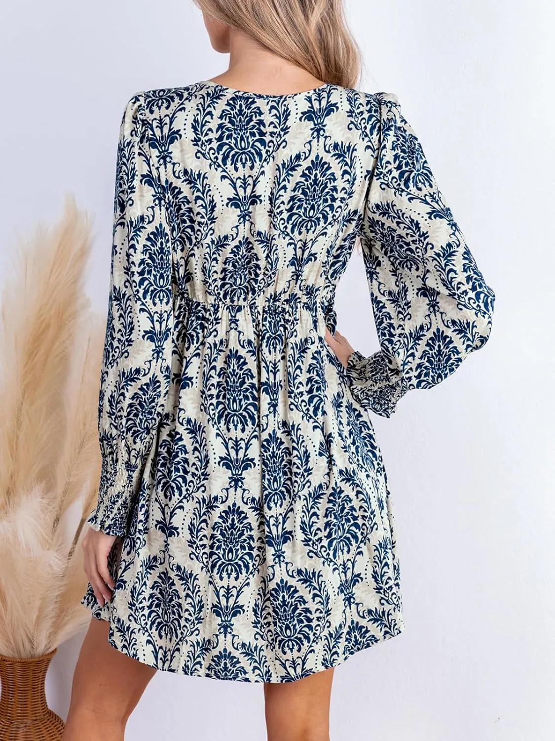 CUPSHE Women's Mini Dress Smocked V Neck Long Sleeve Empire Waist Casual A Line Dress