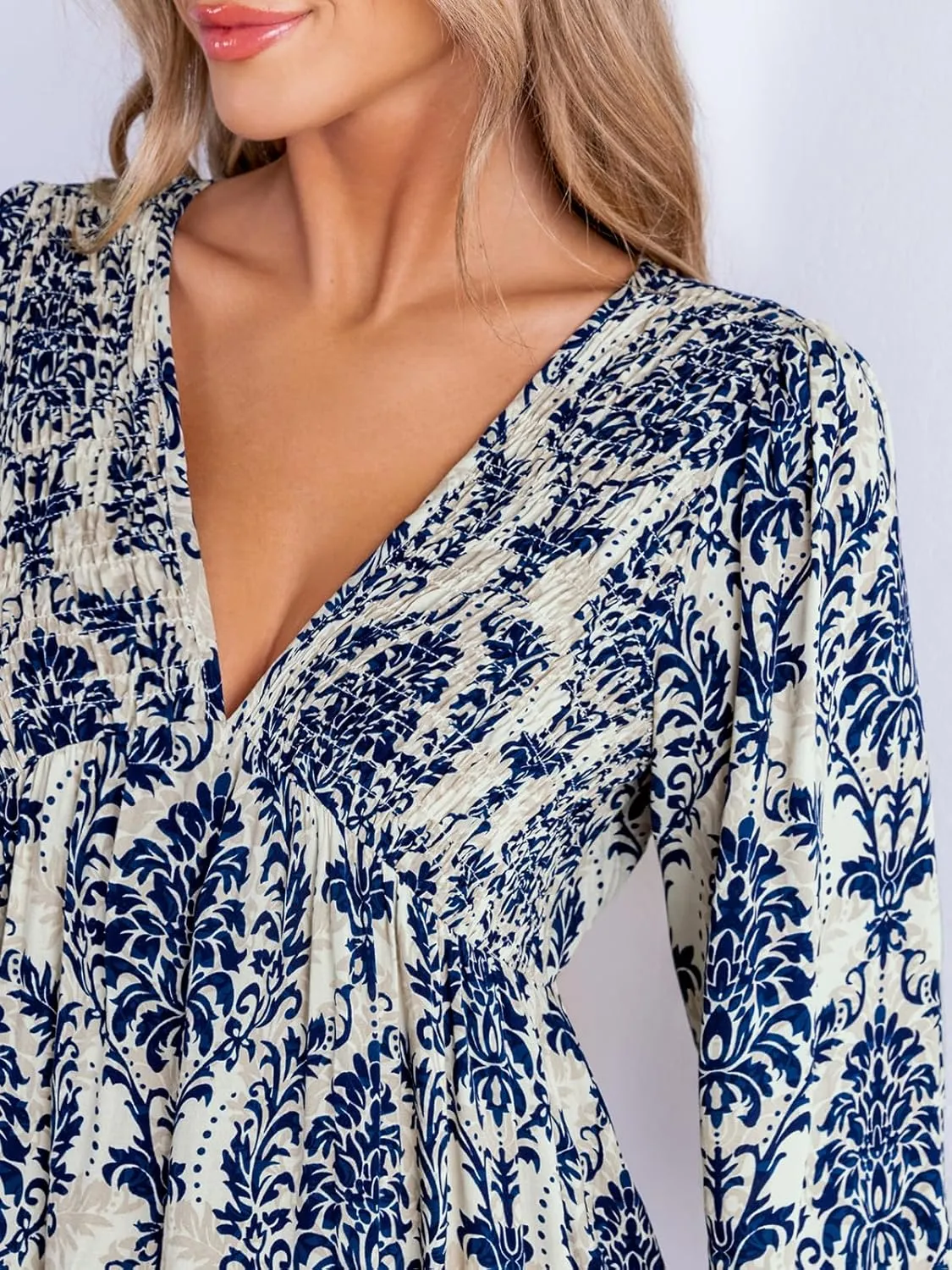 CUPSHE Women's Mini Dress Smocked V Neck Long Sleeve Empire Waist Casual A Line Dress