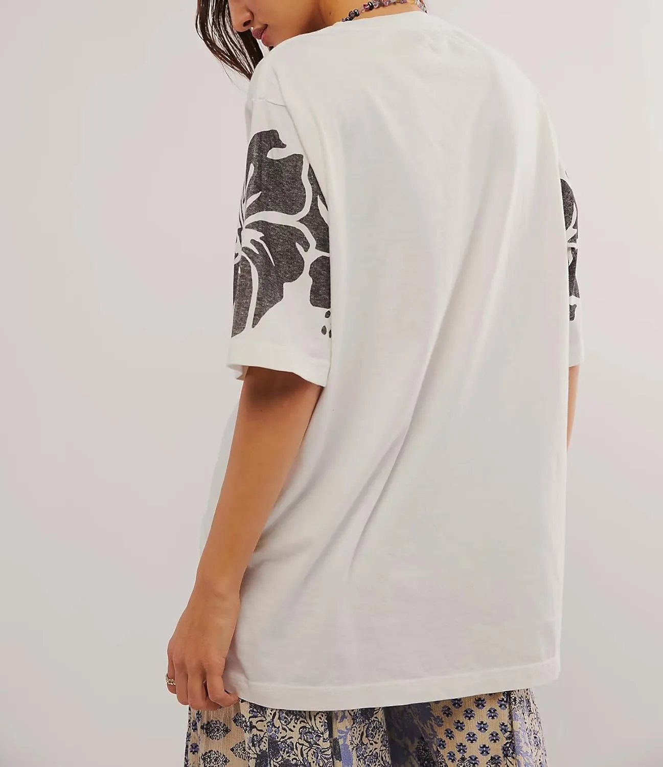Women Oversized Graphic Print Graffiti Short Sleeve Crew Neck Streetwear T-Shirts Y2k Going Out Tops Aesthetic Tee